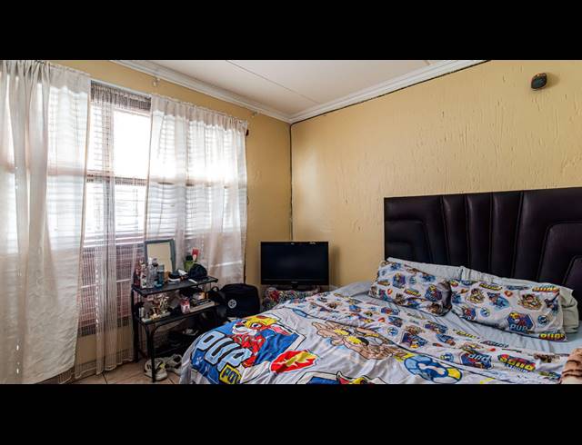 3 BEDROOM TOWNHOUSE FOR SALE IN MULBARTON